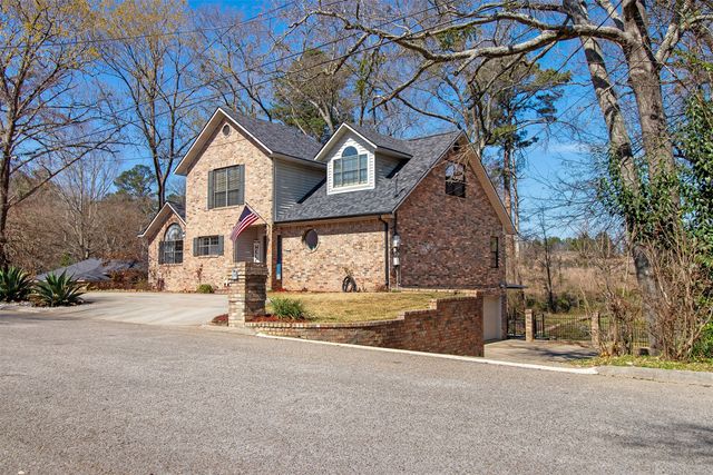 1109 Sherwood Street, Gladewater, TX 75647