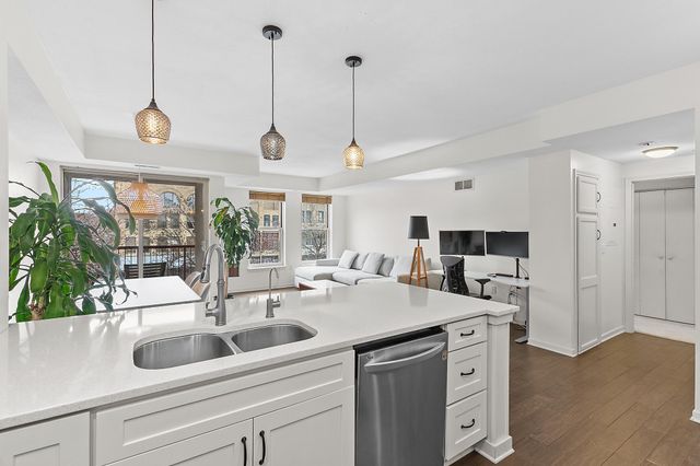 660 N 2nd Street 303, Minneapolis, MN 55401