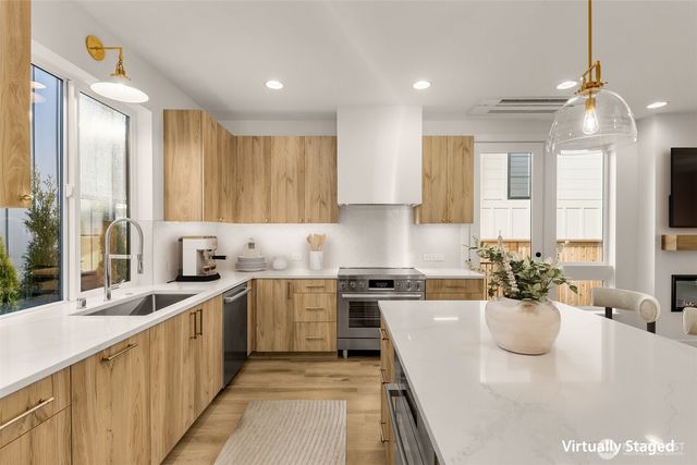 105 19th Avenue, Kirkland, WA 98033