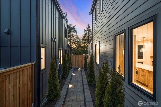 105 19th Avenue, Kirkland, WA 98033