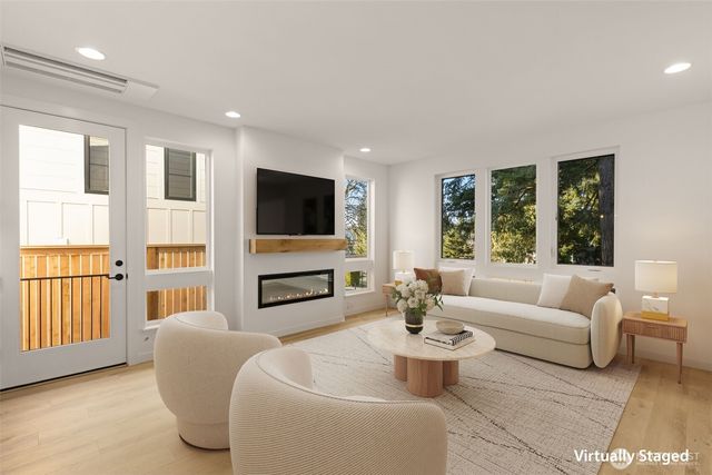 105 19th Avenue, Kirkland, WA 98033