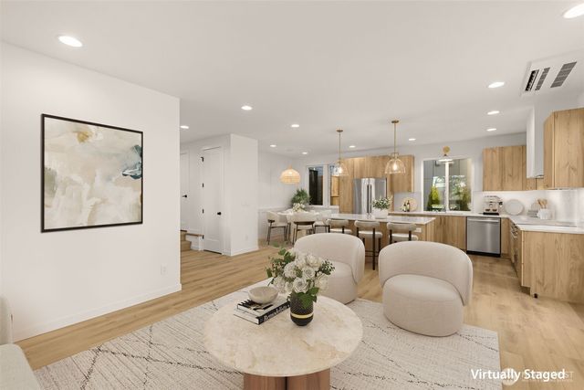 105 19th Avenue, Kirkland, WA 98033