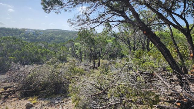 104 Stonegate LN, Dripping Springs, TX 78620