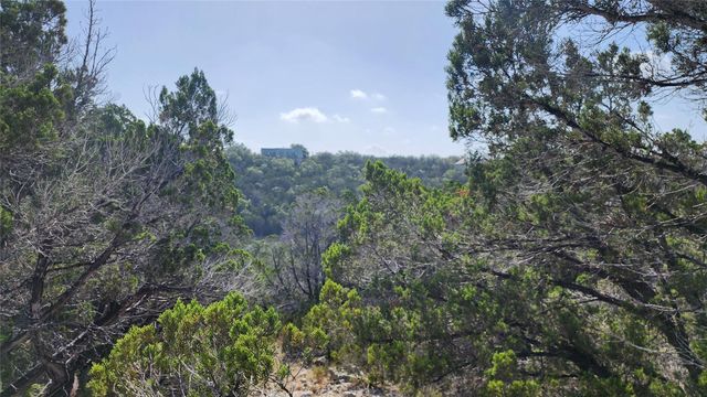 104 Stonegate LN, Dripping Springs, TX 78620
