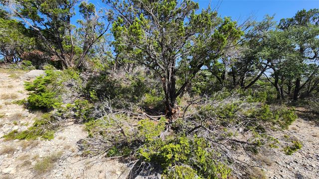 104 Stonegate LN, Dripping Springs, TX 78620