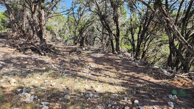 104 Stonegate LN, Dripping Springs, TX 78620