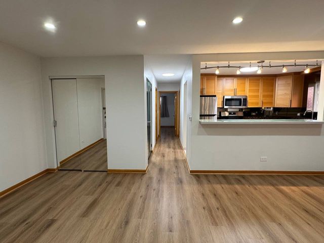 1650 Mill Street 206, Des Plaines, IL 60016