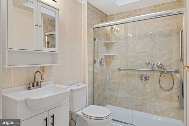 810 BENNINGTON RD, Folcroft, PA 19032