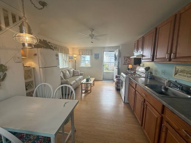 36 Wankinquoah Ave, Wareham, MA 02571