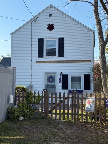 36 Wankinquoah Ave, Wareham, MA 02571