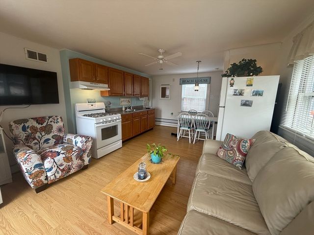 36 Wankinquoah Ave, Wareham, MA 02571