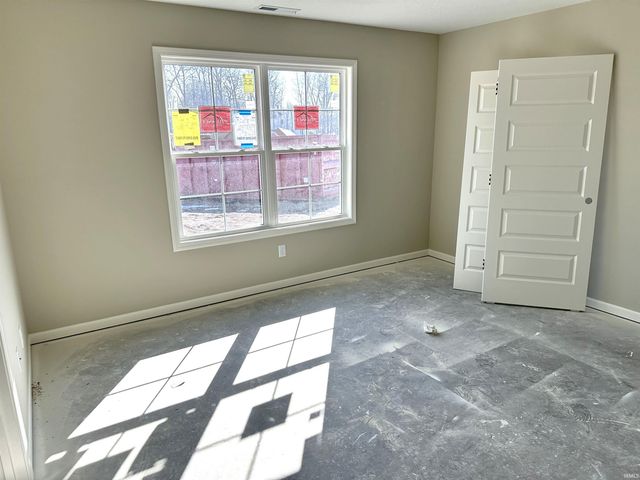 6327 Hunter Wood Drive, Fort Wayne, IN 46835