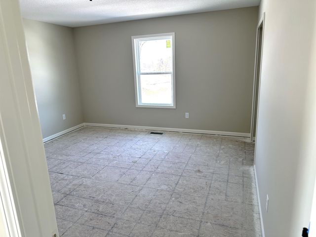 6327 Hunter Wood Drive, Fort Wayne, IN 46835