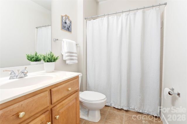 6015 Graburns Ford Drive, Charlotte, NC 28269