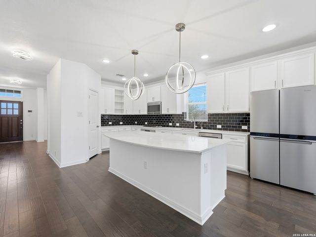 619 HIDDEN VIEW ST, New Braunfels, TX 78130