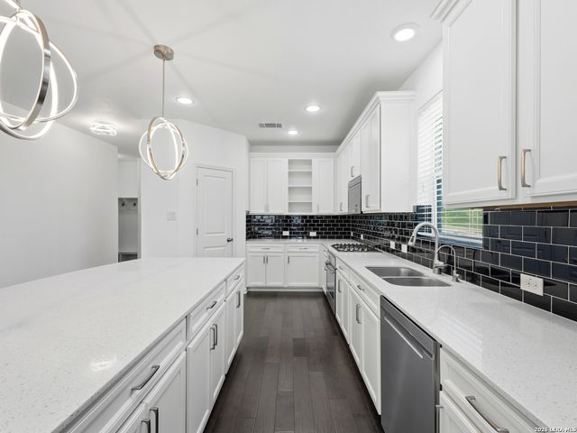 619 HIDDEN VIEW ST, New Braunfels, TX 78130