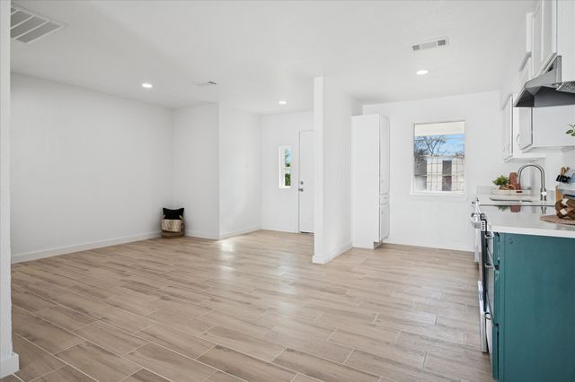 1809 Dunning Street, Irving, TX 75061