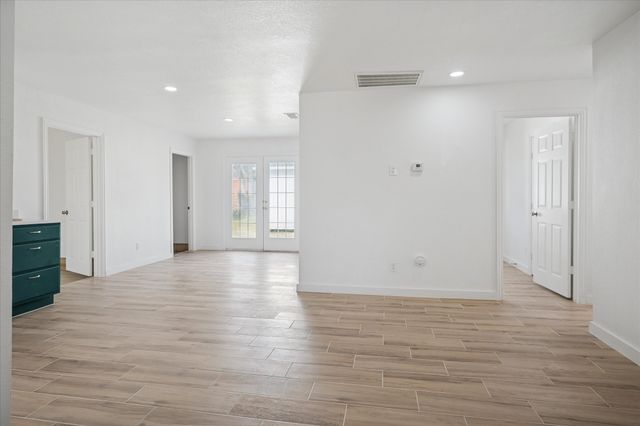 1809 Dunning Street, Irving, TX 75061