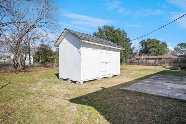 1809 Dunning Street, Irving, TX 75061