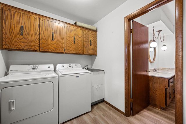 W164N10543 Timberline COURT, Germantown, WI 53022