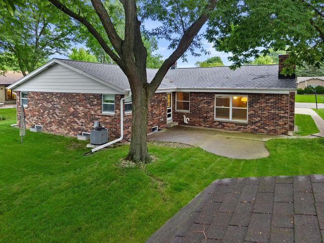 W164N10543 Timberline COURT, Germantown, WI 53022