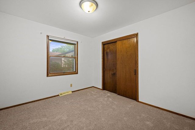 W164N10543 Timberline COURT, Germantown, WI 53022