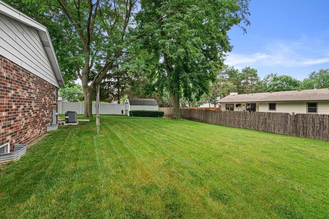 W164N10543 Timberline COURT, Germantown, WI 53022