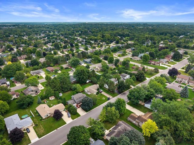 W164N10543 Timberline COURT, Germantown, WI 53022