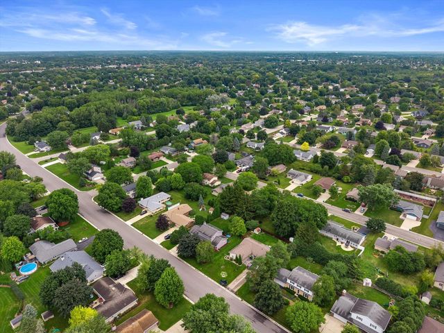 W164N10543 Timberline COURT, Germantown, WI 53022