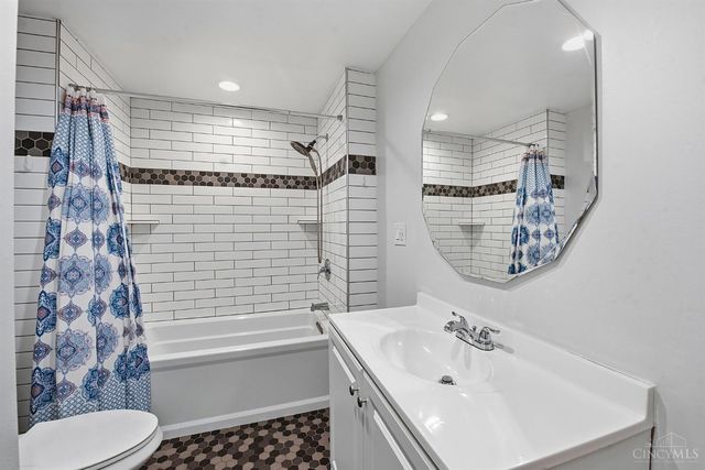 4294 Mayhew Avenue, Delhi Twp, OH 45238