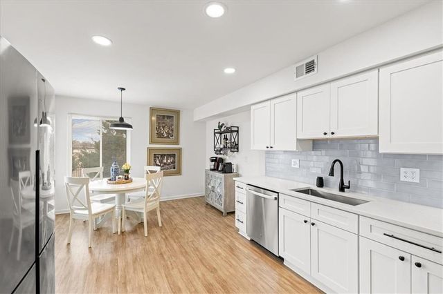 10710 W 115th Street, Overland Park, KS 66210