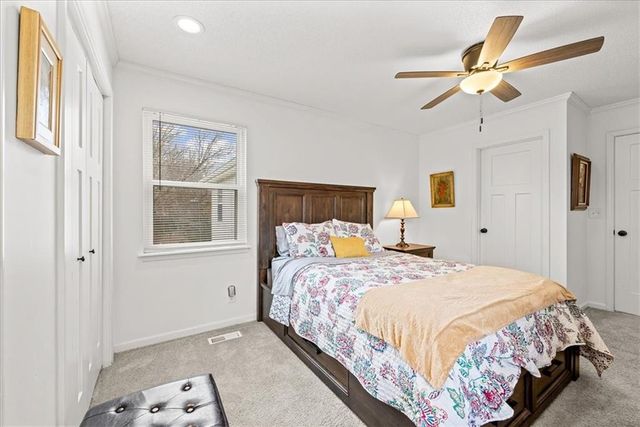 10710 W 115th Street, Overland Park, KS 66210