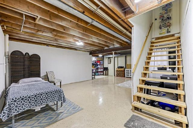 10710 W 115th Street, Overland Park, KS 66210