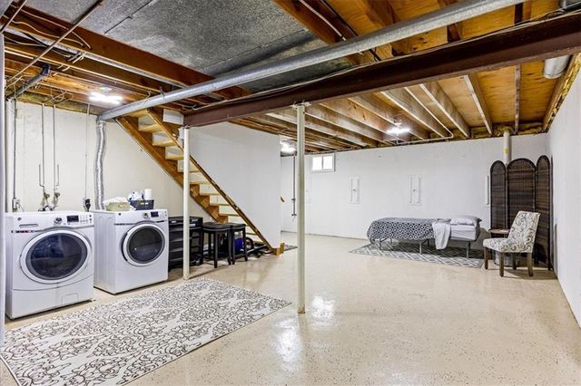 10710 W 115th Street, Overland Park, KS 66210