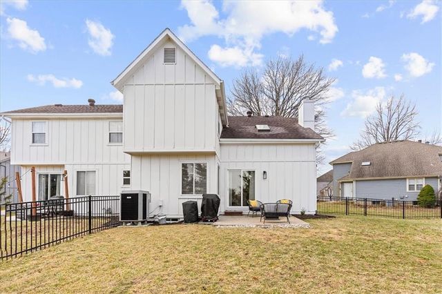 10710 W 115th Street, Overland Park, KS 66210