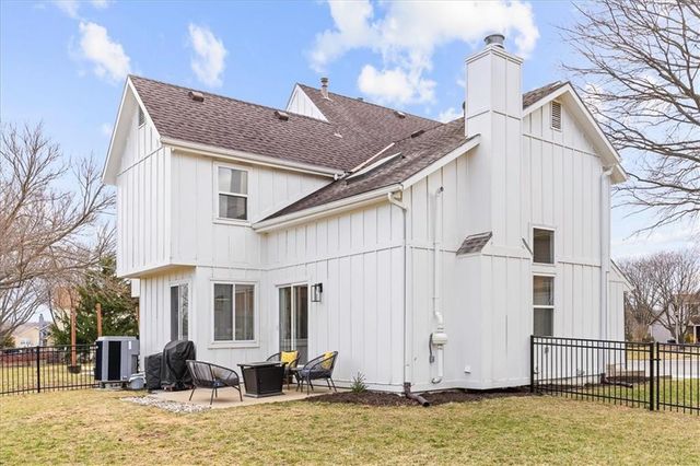 10710 W 115th Street, Overland Park, KS 66210