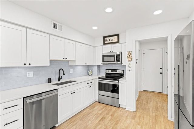 10710 W 115th Street, Overland Park, KS 66210