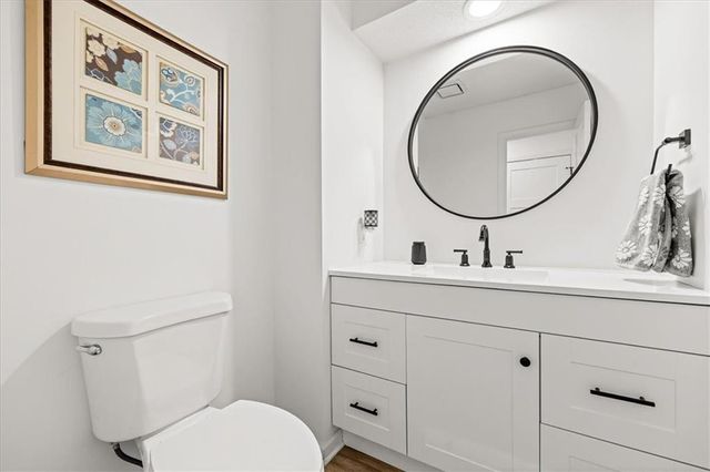 10710 W 115th Street, Overland Park, KS 66210