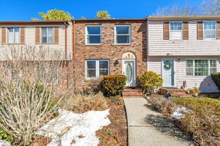 405 Village Drive UNIT 405, Buzzards Bay, MA 02532