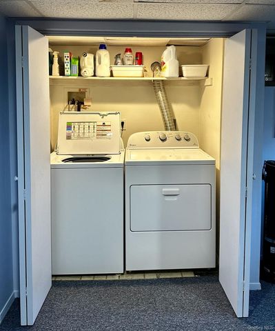 26 Canterbury Road, Woodbury, NY 11797