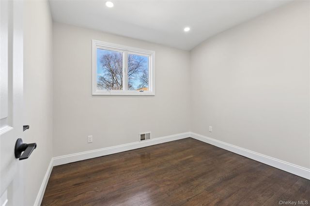 236 Vermont Avenue, Bay Shore, NY 11706