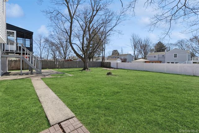 236 Vermont Avenue, Bay Shore, NY 11706