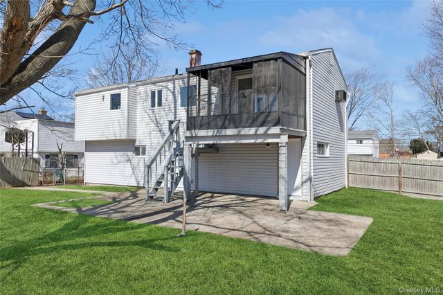 236 Vermont Avenue, Bay Shore, NY 11706