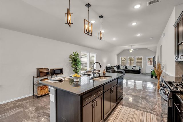 2930 Yaupon Grove Lane, Conroe, TX 77385