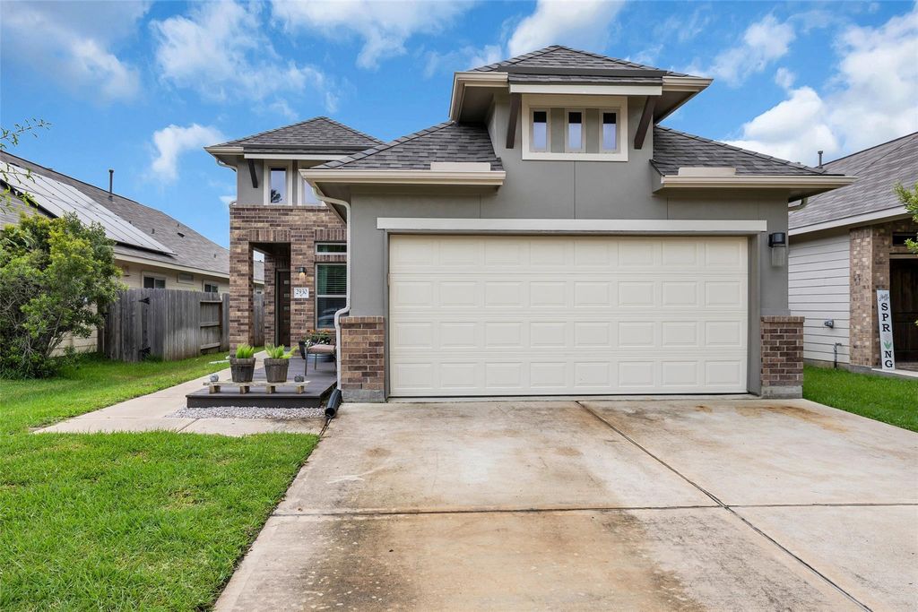2930 Yaupon Grove Lane, Conroe, TX 77385