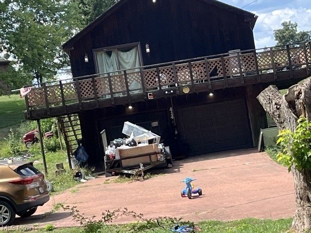 414 Whiteman Hill Road, New Martinsville, WV 26155