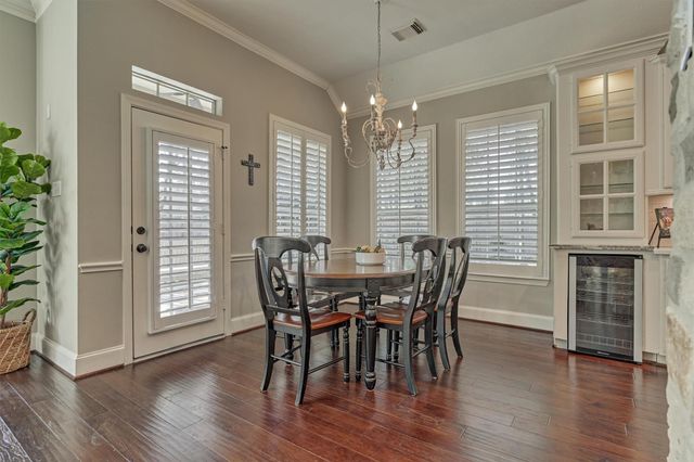 87 W Honey Grove Place, The Woodlands, TX 77382