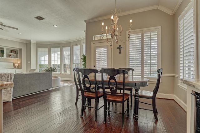 87 W Honey Grove Place, The Woodlands, TX 77382