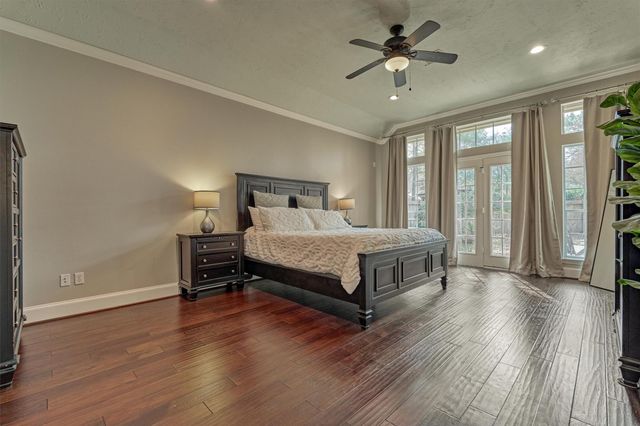 87 W Honey Grove Place, The Woodlands, TX 77382