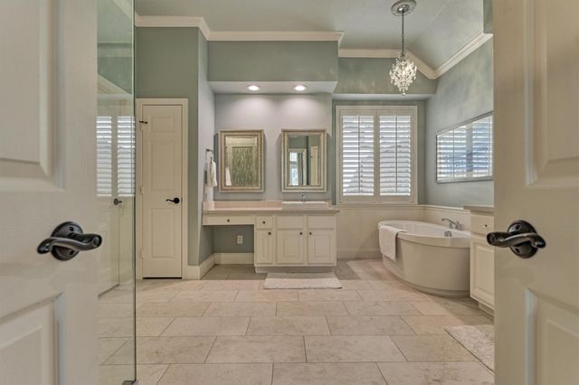 87 W Honey Grove Place, The Woodlands, TX 77382